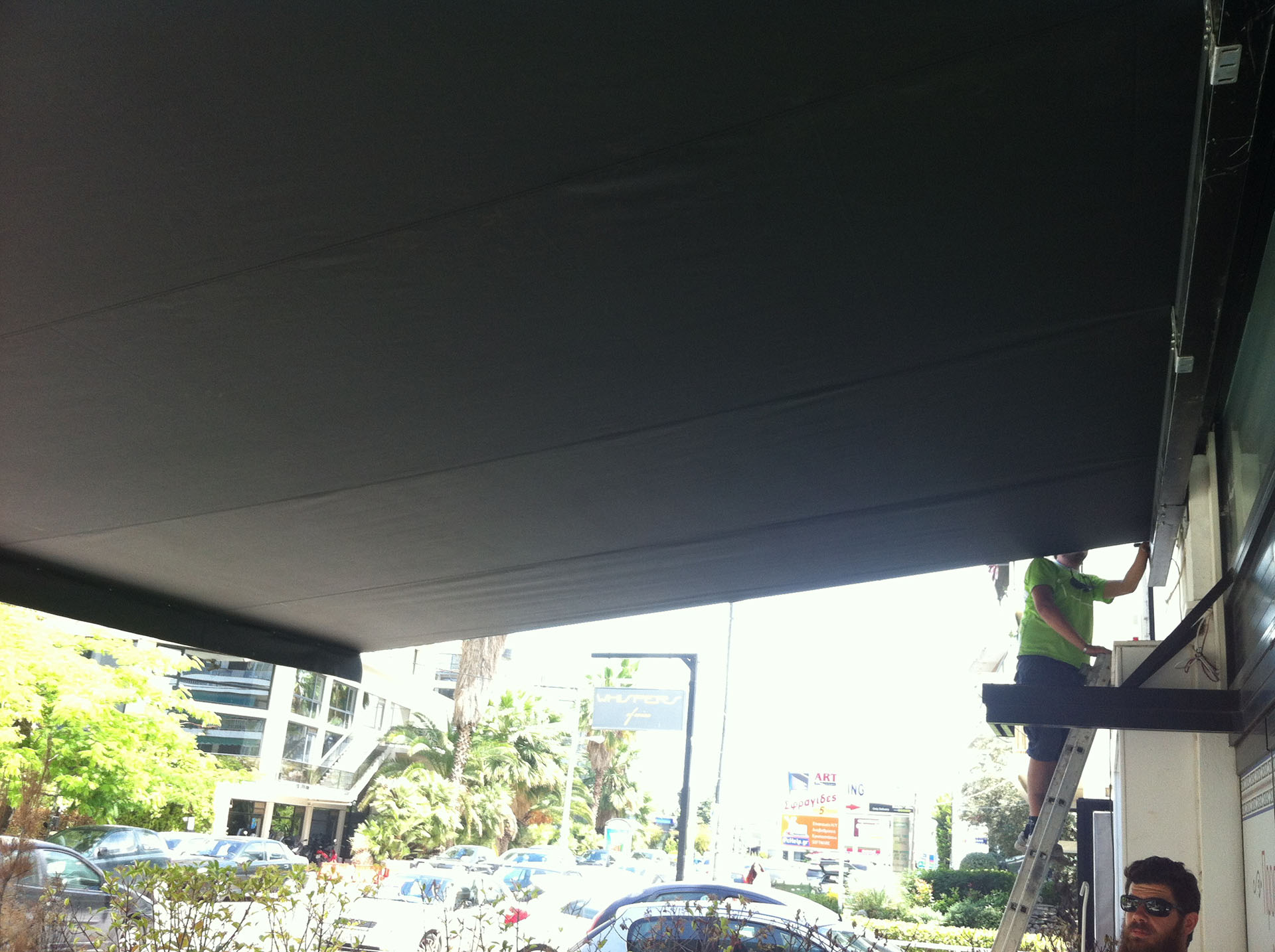 Τέντα για τη σκίαση υπαίθριου χώρου στη Νέα Ιωνία